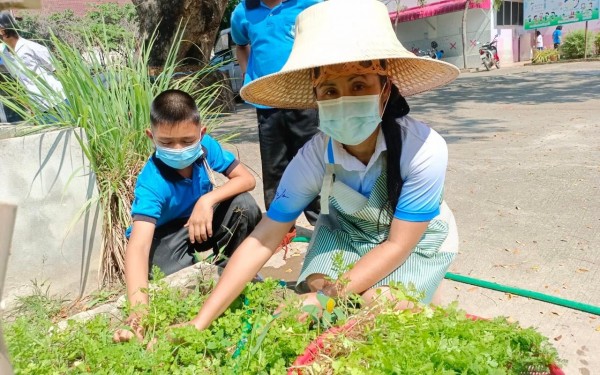 ขอขอบพระคุณผู้ปกครองและลูกค้าที่มาอุดหนุนสินค้าและผลิตภัณฑ์ที่เกี่ยวข้องในโครงการสถานศึกษาพอเพียงของโรงเรียน