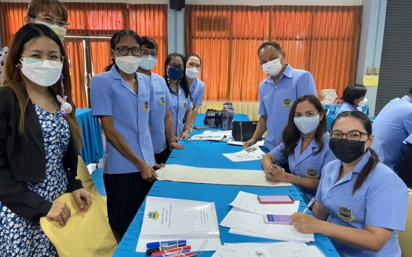 ประมวลภาพกิจกรรมการอบรมเชิงปฏิบัติการโครงการปรับปรุงหลักสูตรสถานศึกษา ประจำปี 2565  กิจกรรมจัดทำหลักสูตรรายวิชาเพิ่มเติมภาษาจีน ในวันที่ 5 พฤษภาคม 2565