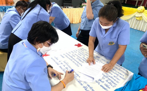 ประมวลภาพกิจกรรมการอบรมเชิงปฏิบัติการโครงการปรับปรุงหลักสูตรสถานศึกษา ประจำปี 2565  กิจกรรมจัดทำหลักสูตรรายวิชาเพิ่มเติมภาษาจีน ในวันที่ 5 พฤษภาคม 2565