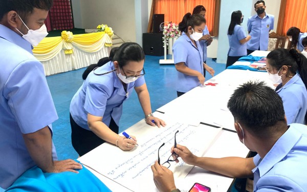 ประมวลภาพกิจกรรมการอบรมเชิงปฏิบัติการโครงการปรับปรุงหลักสูตรสถานศึกษา ประจำปี 2565  กิจกรรมจัดทำหลักสูตรรายวิชาเพิ่มเติมภาษาจีน ในวันที่ 5 พฤษภาคม 2565