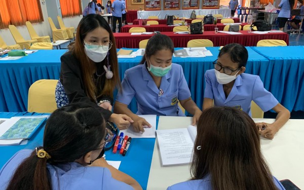 ประมวลภาพกิจกรรมการอบรมเชิงปฏิบัติการโครงการปรับปรุงหลักสูตรสถานศึกษา ประจำปี 2565  กิจกรรมจัดทำหลักสูตรรายวิชาเพิ่มเติมภาษาจีน ในวันที่ 5 พฤษภาคม 2565