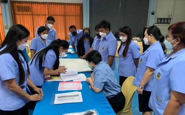 ประมวลภาพกิจกรรมการอบรมเชิงปฏิบัติการโครงการปรับปรุงหลักสูตรสถานศึกษา ประจำปี 2565  กิจกรรมจัดทำหลักสูตรรายวิชาเพิ่มเติมภาษาจีน ในวันที่ 5 พฤษภาคม 2565