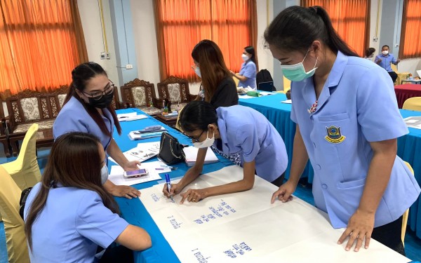 ประมวลภาพกิจกรรมการอบรมเชิงปฏิบัติการโครงการปรับปรุงหลักสูตรสถานศึกษา ประจำปี 2565  กิจกรรมจัดทำหลักสูตรรายวิชาเพิ่มเติมภาษาจีน ในวันที่ 5 พฤษภาคม 2565