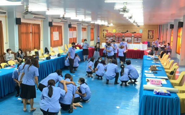 ประมวลภาพกิจกรรมการอบรมเชิงปฏิบัติการโครงการปรับปรุงหลักสูตรสถานศึกษา ประจำปี 2565  กิจกรรมจัดทำหลักสูตรรายวิชาเพิ่มเติมภาษาจีน ในวันที่ 5 พฤษภาคม 2565