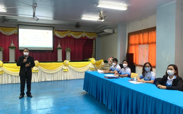 ประมวลภาพกิจกรรมการอบรมเชิงปฏิบัติการโครงการปรับปรุงหลักสูตรสถานศึกษา ประจำปี 2565 กิจกรรมจัดทำหลักสูตรรายวิชาเพิ่มเติมภาษาจีน ในวันที่ 6 พฤษภาคม 2565 