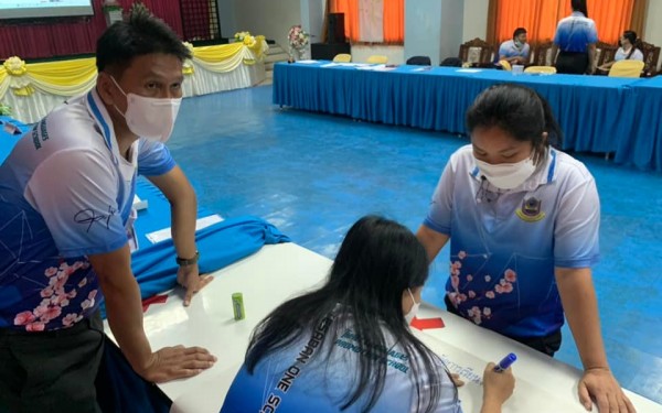 ประมวลภาพกิจกรรมการอบรมเชิงปฏิบัติการโครงการปรับปรุงหลักสูตรสถานศึกษา ประจำปี 2565 กิจกรรมจัดทำหลักสูตรรายวิชาเพิ่มเติมภาษาจีน ในวันที่ 6 พฤษภาคม 2565 