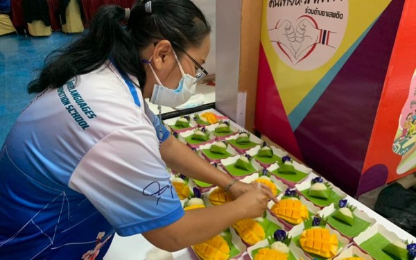 ประมวลภาพกิจกรรมการอบรมเชิงปฏิบัติการโครงการปรับปรุงหลักสูตรสถานศึกษา ประจำปี 2565 กิจกรรมจัดทำหลักสูตรรายวิชาเพิ่มเติมภาษาจีน ในวันที่ 6 พฤษภาคม 2565 