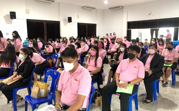 คณะครูและบุคลากรทางการศึกษาของโรงเรียนเทศบาล 1 (เกริกกฤตยาอุปถัมภ์) เข้าร่วมโครงการปฐมนิเทศพนักงานครูสังกัดเทศบาลเมืองกำแพงเพชร ณ อาคารอเนกประสงค์เทศบาลเมืองกำแพงเพชร ในวันที่ 12 พฤษภาคม 2565