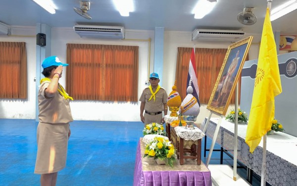 พิธีรับมอบหมวกและผ้าพันคอจิตอาสาพระราชทานให้แก่คณะครูและบุคลากรของโรงเรียนเทศบาล1(เกริกกฤตยาอุปถัมภ์)