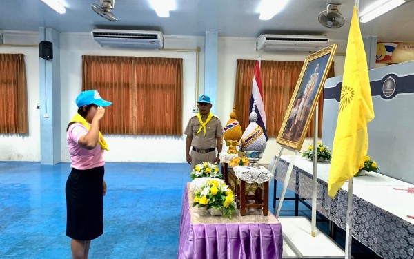 พิธีรับมอบหมวกและผ้าพันคอจิตอาสาพระราชทานให้แก่คณะครูและบุคลากรของโรงเรียนเทศบาล1(เกริกกฤตยาอุปถัมภ์)