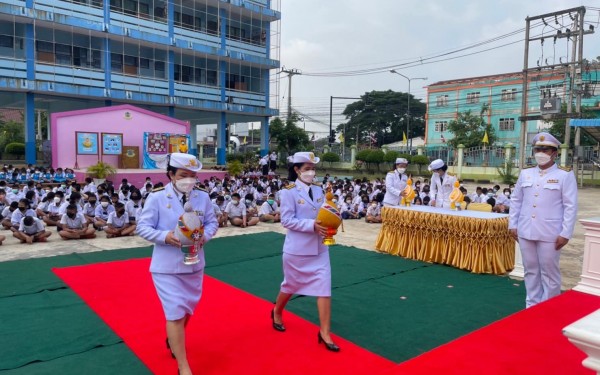 โรงเรียนเทศบาล 1 (เกริกกฤตยาอุปถัมภ์) จัดกิจกรรมเฉลิมพระเกียรติเนื่องในวันเฉลิมพระชนมพรรษา พระบาทสมเด็จพระปรเมนทรรามาธิบดีศรีสินทรมหาวชิราลงกรณพระวชิรเกล้าเจ้าอยู่หัว รัชกาลที่ 10  ในวันที่ 27 กรกฎาคม 2565 ณ ลานกิจกรรมหน้าเสาธง