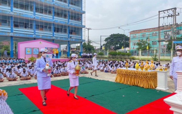 โรงเรียนเทศบาล 1 (เกริกกฤตยาอุปถัมภ์) จัดกิจกรรมเฉลิมพระเกียรติเนื่องในวันเฉลิมพระชนมพรรษา พระบาทสมเด็จพระปรเมนทรรามาธิบดีศรีสินทรมหาวชิราลงกรณพระวชิรเกล้าเจ้าอยู่หัว รัชกาลที่ 10  ในวันที่ 27 กรกฎาคม 2565 ณ ลานกิจกรรมหน้าเสาธง