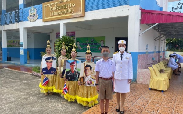 โรงเรียนเทศบาล 1 (เกริกกฤตยาอุปถัมภ์) จัดกิจกรรมเฉลิมพระเกียรติเนื่องในวันเฉลิมพระชนมพรรษา พระบาทสมเด็จพระปรเมนทรรามาธิบดีศรีสินทรมหาวชิราลงกรณพระวชิรเกล้าเจ้าอยู่หัว รัชกาลที่ 10  ในวันที่ 27 กรกฎาคม 2565 ณ ลานกิจกรรมหน้าเสาธง