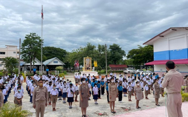 กิจกรรมหน้าเสาธง เสริมสร้างคุณลักษณะอันพึงประสงค์ที่ดี ให้กับนักเรียนโรงเรียนเทศบาล 1 (เกริกกฤตยาอุปถัมภ์) ของเรา