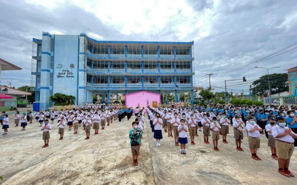 กิจกรรมหน้าเสาธง เสริมสร้างคุณลักษณะอันพึงประสงค์ที่ดี ให้กับนักเรียนโรงเรียนเทศบาล 1 (เกริกกฤตยาอุปถัมภ์) ของเรา