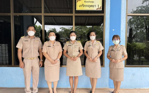 วันที่ 3 ตุลาคม 2565 ยินดีต้อนรับผู้อำนวยการสถานศึกษา ท่าน ผอ.รสสริน  เต็มปลื้ม รองผู้อำนวยการสถานศึกษา ท่านรอง ผอ.ยินนี่  ดวงสุภา และผู้ช่วยครู