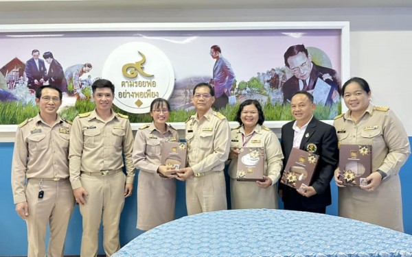 วันที่ 3 ตุลาคม 2565 ยินดีต้อนรับผู้อำนวยการสถานศึกษา ท่าน ผอ.รสสริน  เต็มปลื้ม รองผู้อำนวยการสถานศึกษา ท่านรอง ผอ.ยินนี่  ดวงสุภา และผู้ช่วยครู