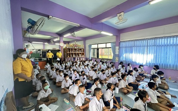 วันที่ 2 ธันวาคม 2565 ผู้บริหาร คณะครู บุคลากรทางการศึกษาและนักเรียน โรงเรียนเทศบาล1 (เกริกกฤตยาอุปถัมภ์) ร่วมพิธีน้อมรำลึกในพระมหากรุณาธิคุณเนื่องในโอกาสวันคล้ายวันพระบรมราชสมภพพระบาทสมเด็จพระบรมชนกาธิเบศร มหาภูมิพลอดุยเดชมหาราช บรมนาถบพิตร 