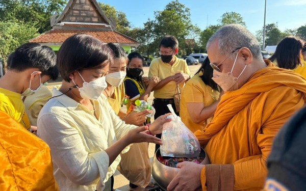 วันที่ 5 ธันวาคม 2565 ผู้บริหารสถานศึกษา คณะครู และบุคลากรทางการศึกษา เข้าพิธีน้อมรำลึกในพระมหากรุณาธิคุณ เนื่องในโอกาสวันคล้ายวันพระบรมราชสมภพพระบาทสมเด็จพระบรมชนกาธิเบศรมหาภูมิพลอดุยเดชมหาราช บรมนาถบพิตร