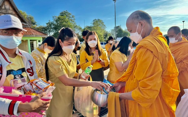 วันที่ 5 ธันวาคม 2565 ผู้บริหารสถานศึกษา คณะครู และบุคลากรทางการศึกษา เข้าพิธีน้อมรำลึกในพระมหากรุณาธิคุณ เนื่องในโอกาสวันคล้ายวันพระบรมราชสมภพพระบาทสมเด็จพระบรมชนกาธิเบศรมหาภูมิพลอดุยเดชมหาราช บรมนาถบพิตร