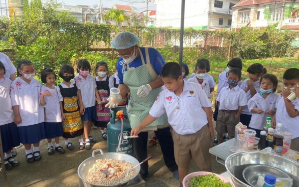 โรงเรียนเทศบาล1(เกริกกฤตยาอุปถัมภ์) ได้ดำเนินโครงการโรงเรียนพอเพียงท้องถิ่น 