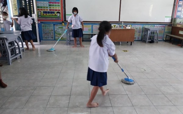 Big cleaning Day คณะครู และนักเรียนโรงเรียนเทศบาล1 (เกริกกฤตยาอุปถัมภ์) ร่วมด้วยช่วยกัน ทำความสะอาด บริเวณห้องเรียนและอาคารเรียน ให้สะอาด เป็นระเบียบ และกำจัดฝุ่น