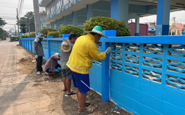 โรงเรียนเทศบาล1(เกริกกฤตยาอุปถัมภ์) ดำเนินการปรับปรุงภูมิทัศน์ โดยดำเนินการทาสีบริเวณรั้วโรงเรียนให้มีความสวยงาม