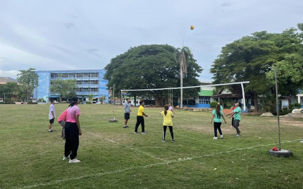 คณะครูและบุคลากรโรงเรียนเทศบาล 1 (เกริกกฤตยาอุปถัมภ์) ร่วมกันออกกำลังกายทุกวันอังคาร โดยมีกีฬาหลายประเภทในการร่วมออกกำลังกายตามความถนัด #โครงการเทศบาลหัวใจดีเลย