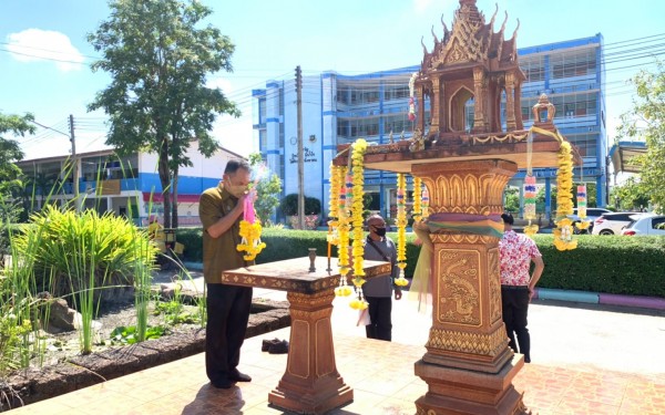 ต้อนรับผู้อำนวยการสถานศึกษา ท่านธวัช เทพยุหะ  เพื่อมารักษาการในตำแหน่งผู้อำนวยการสถานศึกษาโรงเรียนเทศบาล1 (เกริกกฤตยาอุปถัมภ์)  