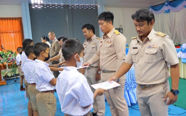 วันที่ 25 กันยายน 2566  โรงเรียนเทศบาล1 (เกริกกฤตยาอุปถัมภ์) จัดกิจกรรมมอบเกียรติบัตรโครงการการศึกษาเพื่อต่อต้านการใช้สารเสพติดในเด็กนักเรียน D.A.R.E. ประเทศไทย 